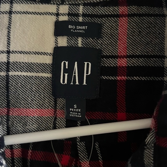 GAP Black and Red Flannel Shirt - Picture 2 of 3